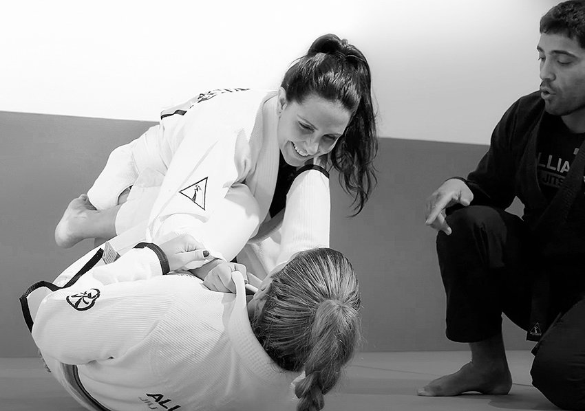 Aula introdutória de jiu jitsu para faixa branca na Alliance Santana